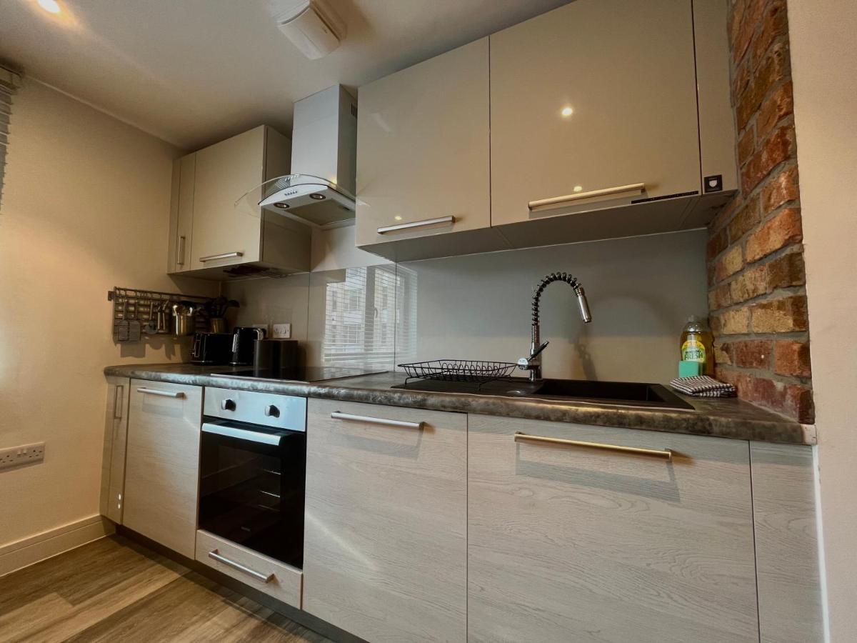 Stylish Studio Flat, Town Centre